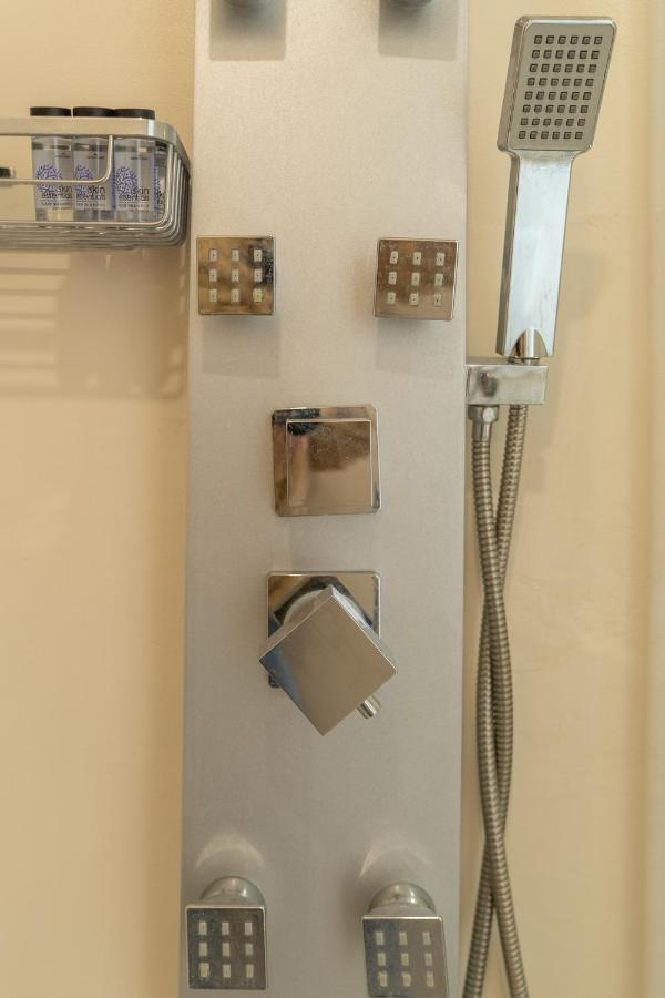 Dema Luxury Suites - Perikleous E8 雅典 外观 照片